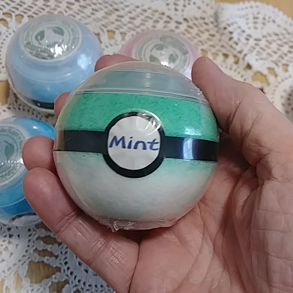 Bath bombs, biodegradable,  8 bombs - Picture 3 of 10